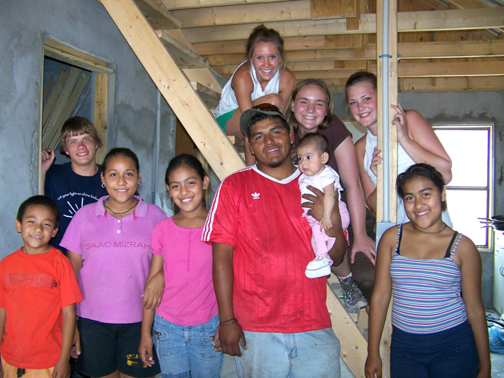 33 - Gabe, Janelle, Brittany, and Valerie with Mexican friends